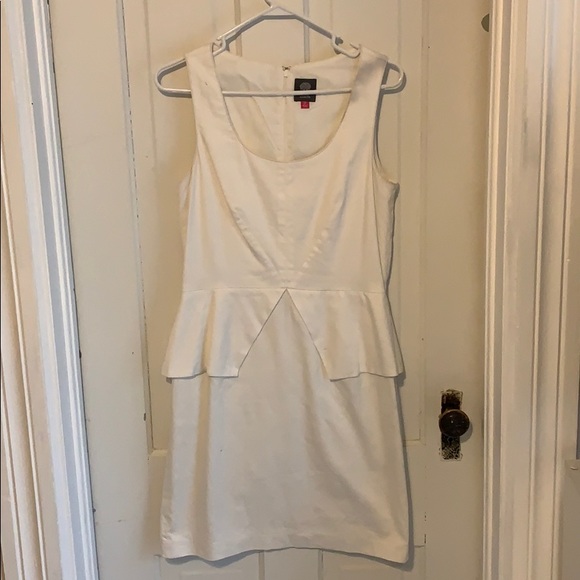 White dress - Picture 1 of 1